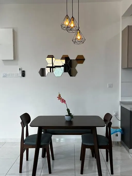 Sun Executive Suite Entire Unit @Bayan Lepas #5Pax #Queensbay #Spice #100Mbps